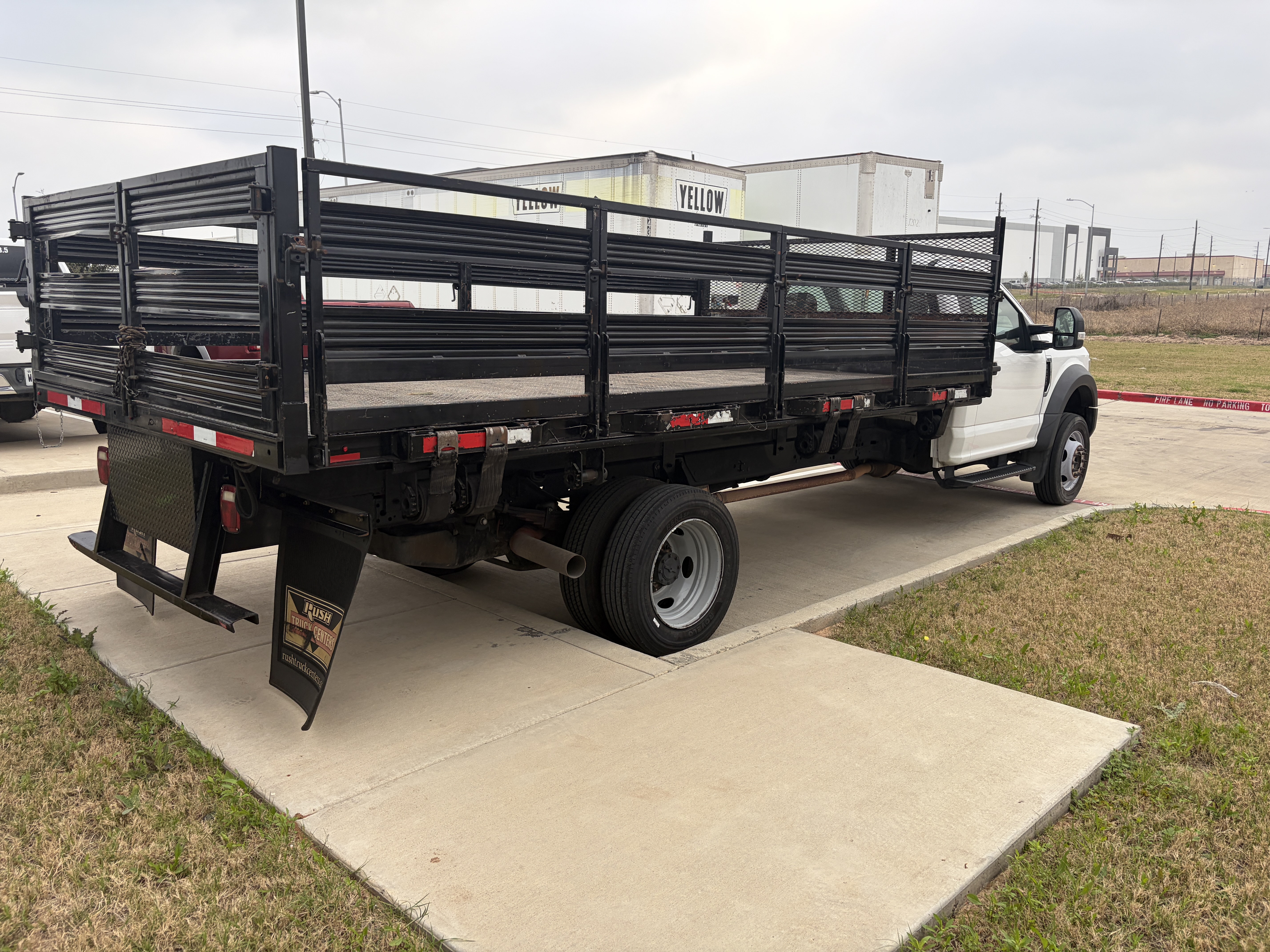 Used 2018 Ford F550 2WD Regular Cab Super Duty image 2