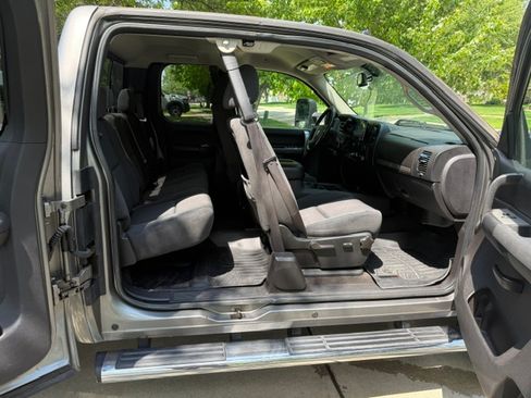 Used 2008 Chevrolet Silverado 2500 LT w/ 2LT Convenience Package AWD/4WD image 5