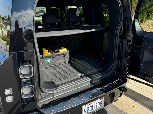 Used 2023 Land Rover Defender 110 image 14