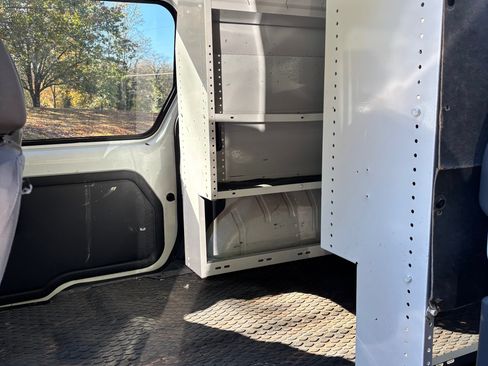 Used 2010 Ford Transit Connect XL image 5