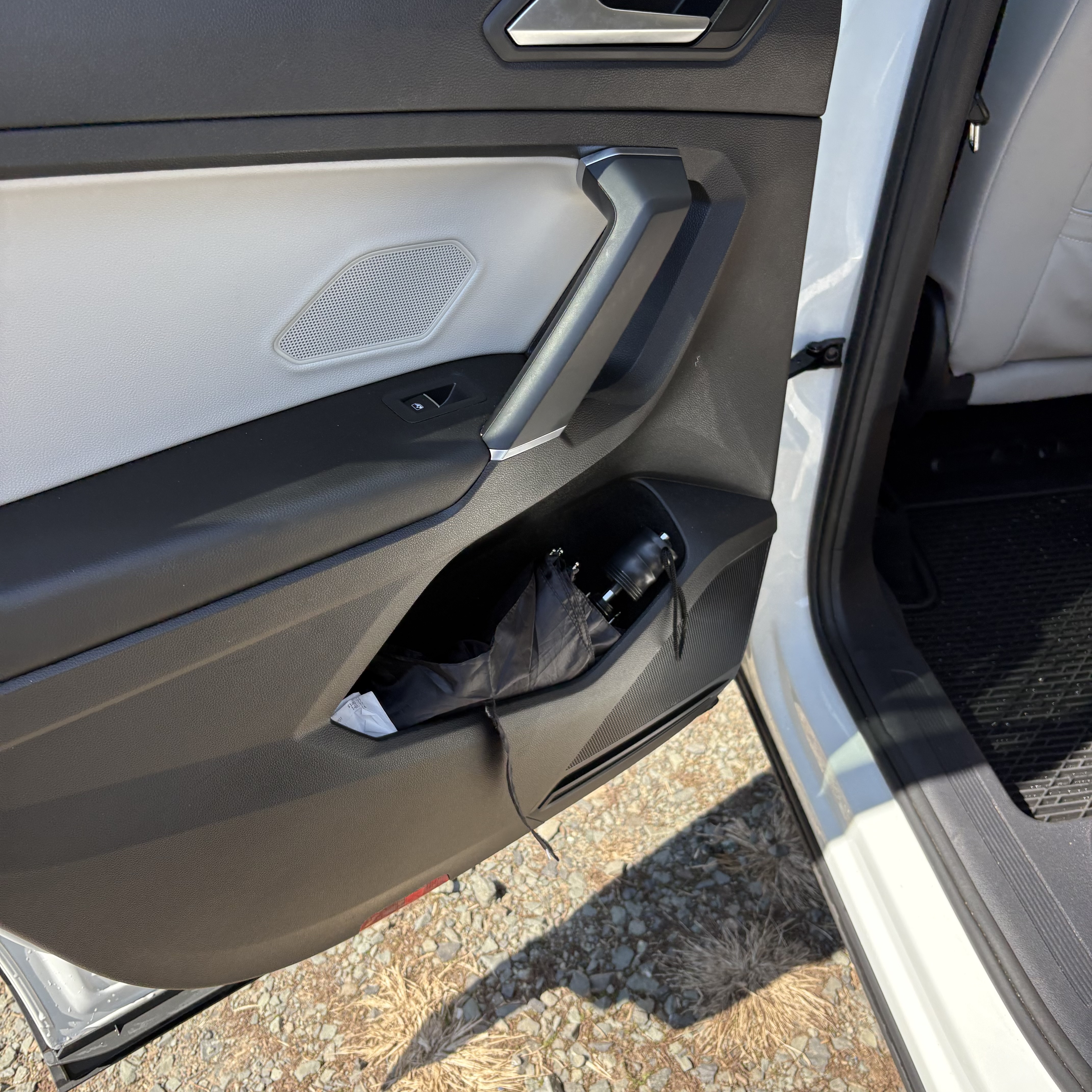 Used 2020 Volkswagen Tiguan SE w/ Panoramic Sunroof Package AWD/4WD image 9