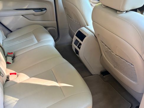 Used 2013 Cadillac SRX Luxury w/ Driver Awareness Package FWD image 8