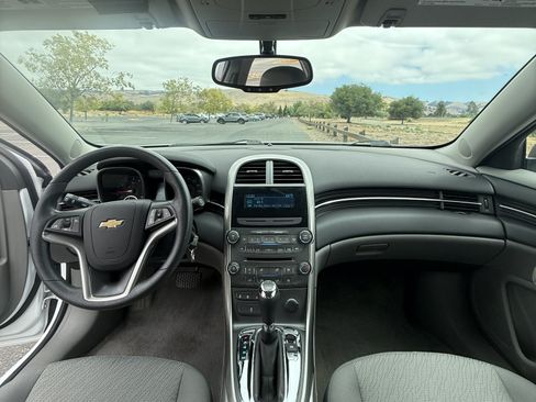 Used 2013 Chevrolet Malibu LS FWD image 8