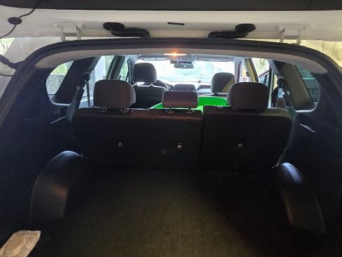 Used 2019 Hyundai Santa Fe SE image 2