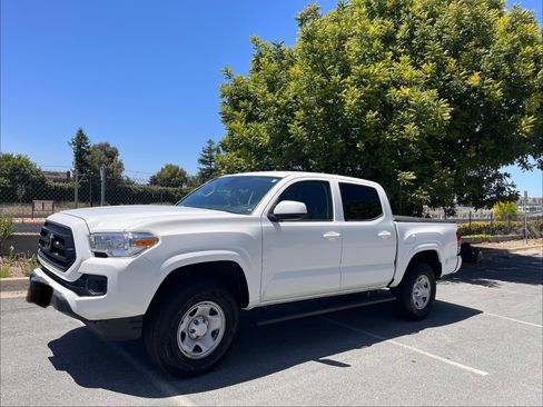 Used 2021 Toyota Tacoma SR AWD/4WD image 2