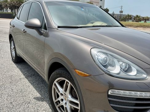 Used 2013 Porsche Cayenne AWD/4WD image 4