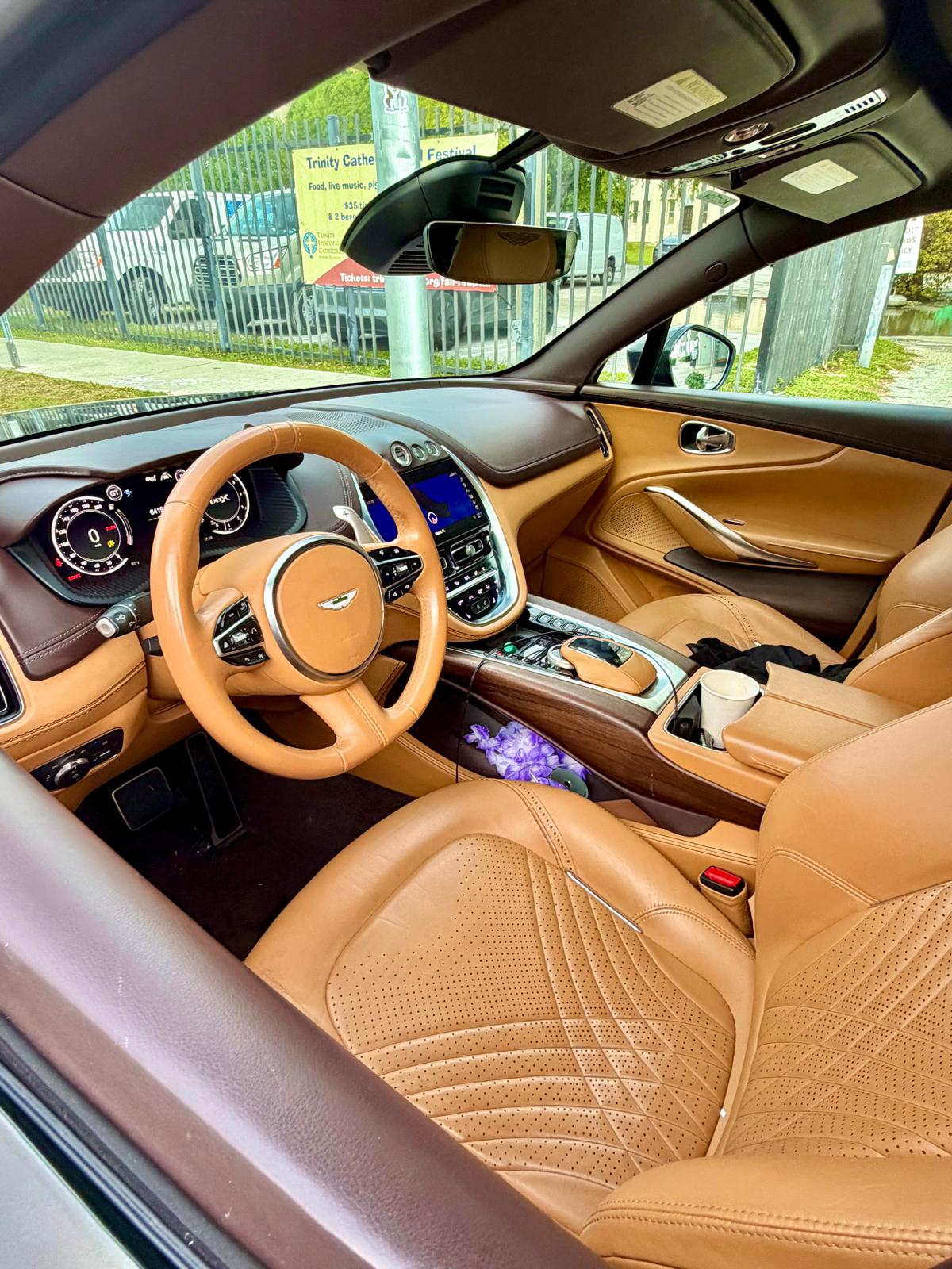 Used 2021 Aston Martin DBX AWD/4WD image 13