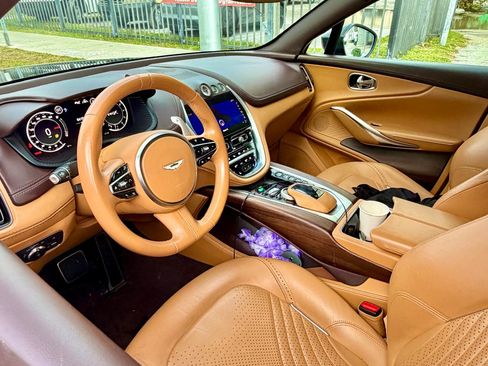 Used 2021 Aston Martin DBX AWD/4WD image 4