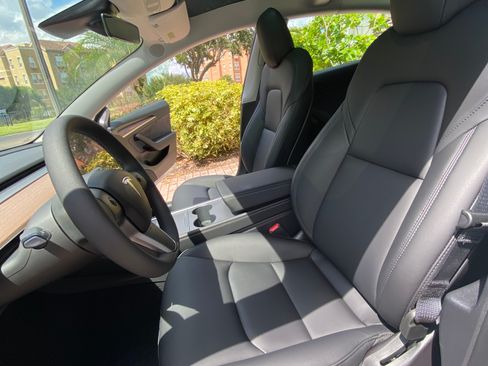 Used 2022 Tesla Model 3 Standard Sedan 4D image 8