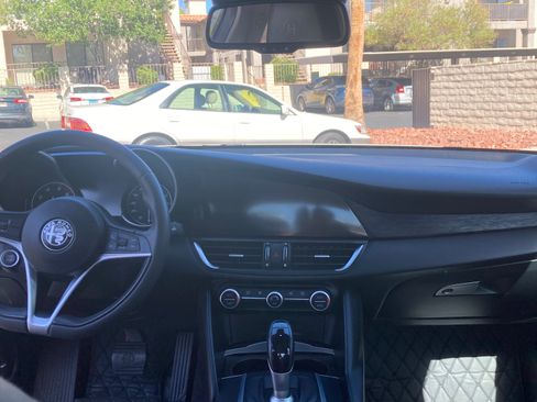 Used 2019 Alfa Romeo Giulia RWD image 11