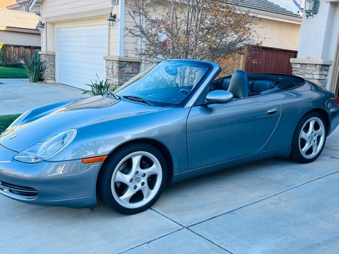 Used 2001 Porsche 911 Carrera 4 image 10