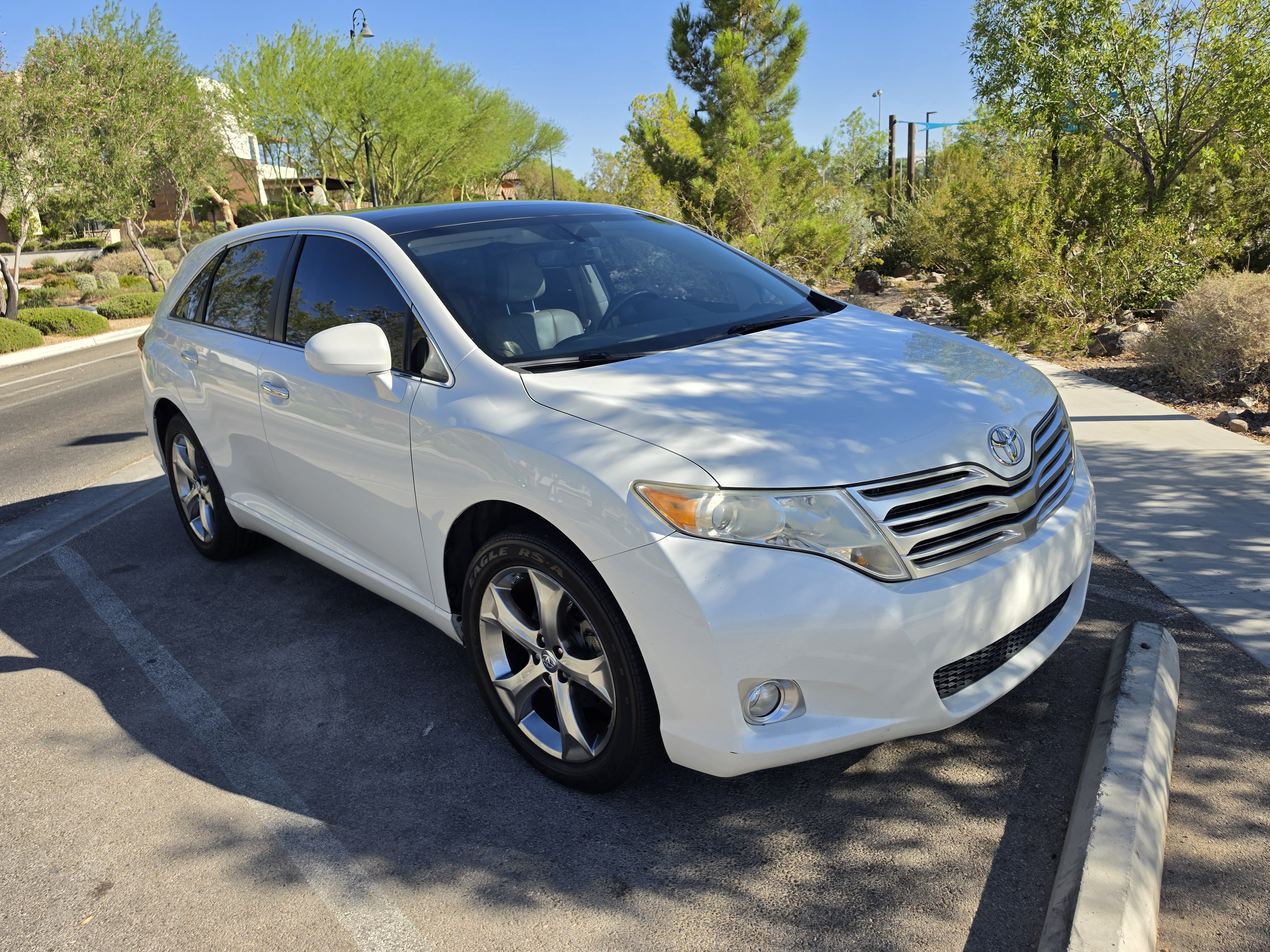 Used 2011 Toyota Venza w/ Premium Pkg #2 FWD image 5