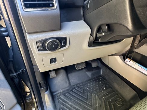 Used 2015 Ford F150 XLT w/ Equipment Group 301A Mid AWD/4WD image 12