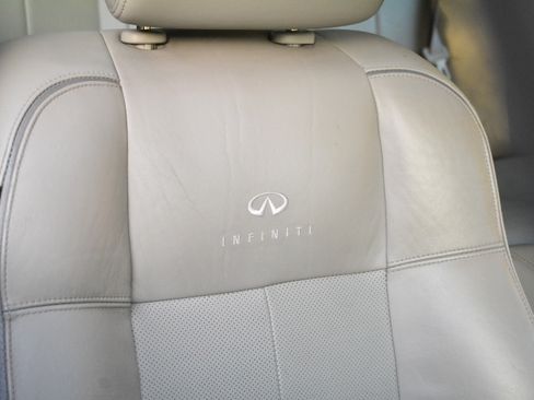 Used 2008 INFINITI M45 w/ Technology Pkg image 25