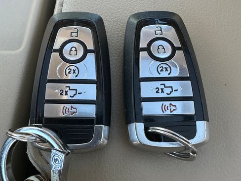 Used 2020 Ford F150 Lariat w/ Equipment Group 501A Mid image 10