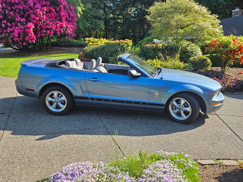 Used 2007 Ford Mustang Premium RWD image 1