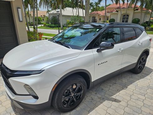 Used 2024 Chevrolet Blazer LT w/ Midnight/Sport Edition FWD image 1