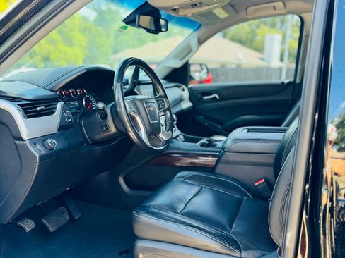 Used 2019 GMC Yukon XL SLT image 12