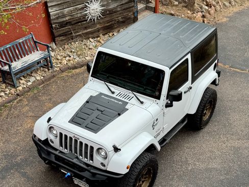 Used 2017 Jeep Wrangler Sahara w/ Connectivity Group image 6