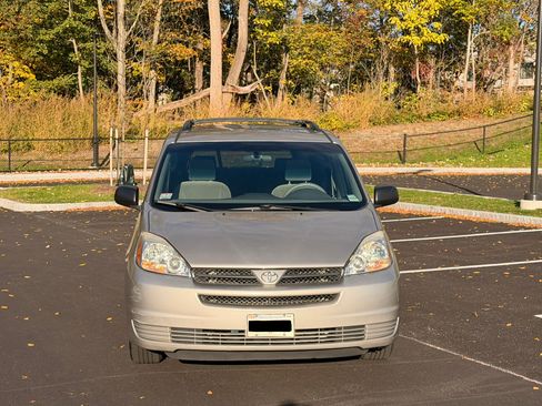 Used 2005 Toyota Sienna LE image 2