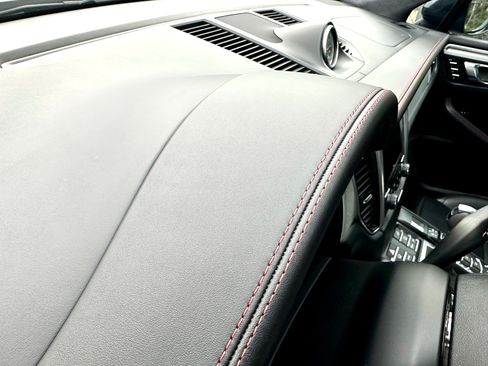 Used 2017 Porsche Macan Turbo image 22