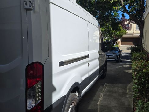 Used 2020 Ford Transit 250 Medium Roof w/LWB Van 3D image 1