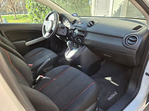 Used 2013 MAZDA MAZDA2 Touring image 17