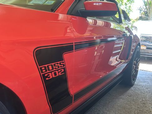 Used 2012 Ford Mustang Boss 302 w/ Boss 302 Accessory Pkg RWD image 13