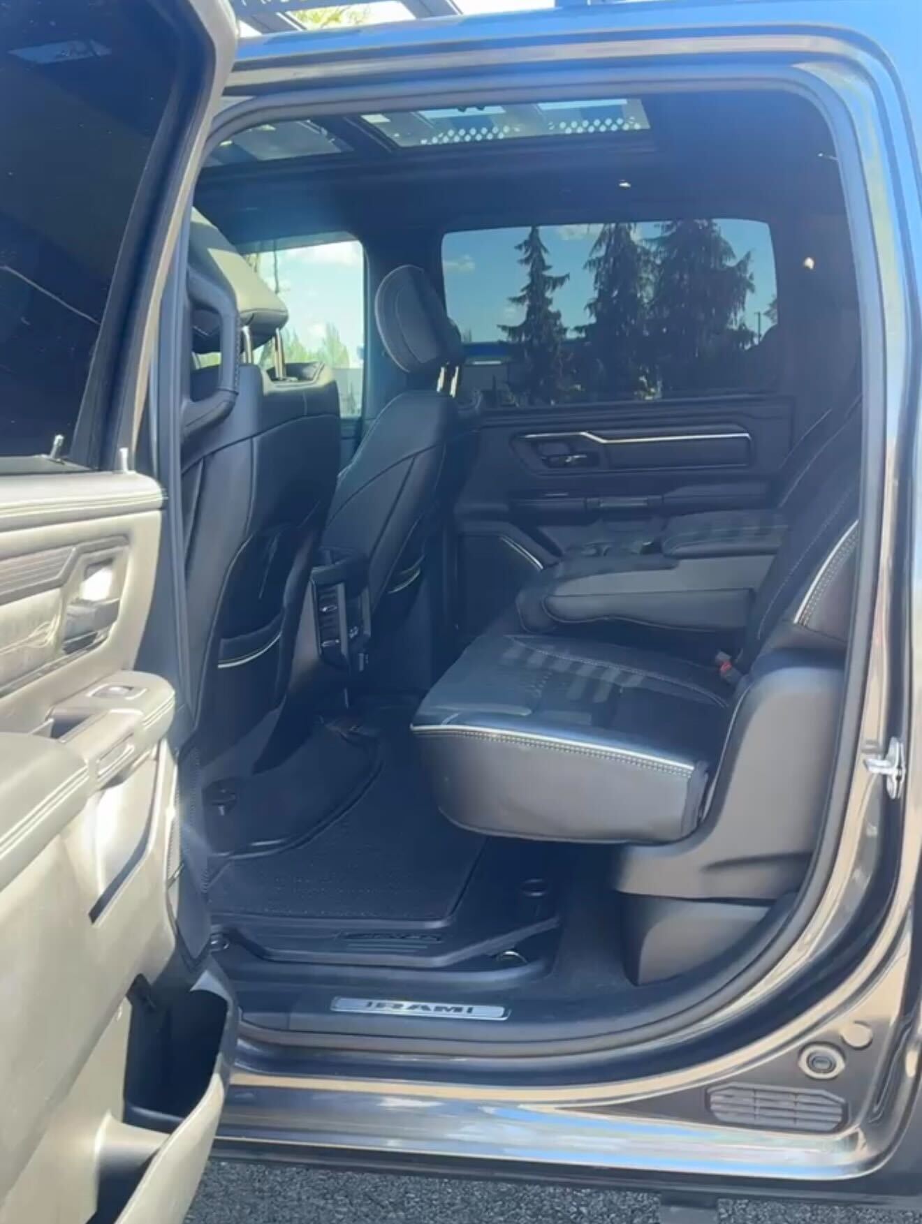 Used 2022 RAM 1500 Limited w/ (RED) Edition AWD/4WD image 10