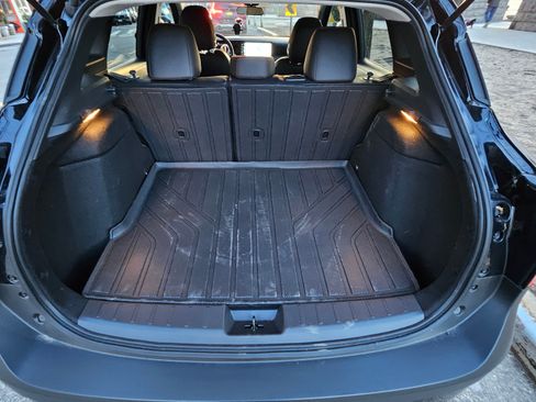 Used 2025 Nissan Kicks SR w/ SR Premium Package image 16