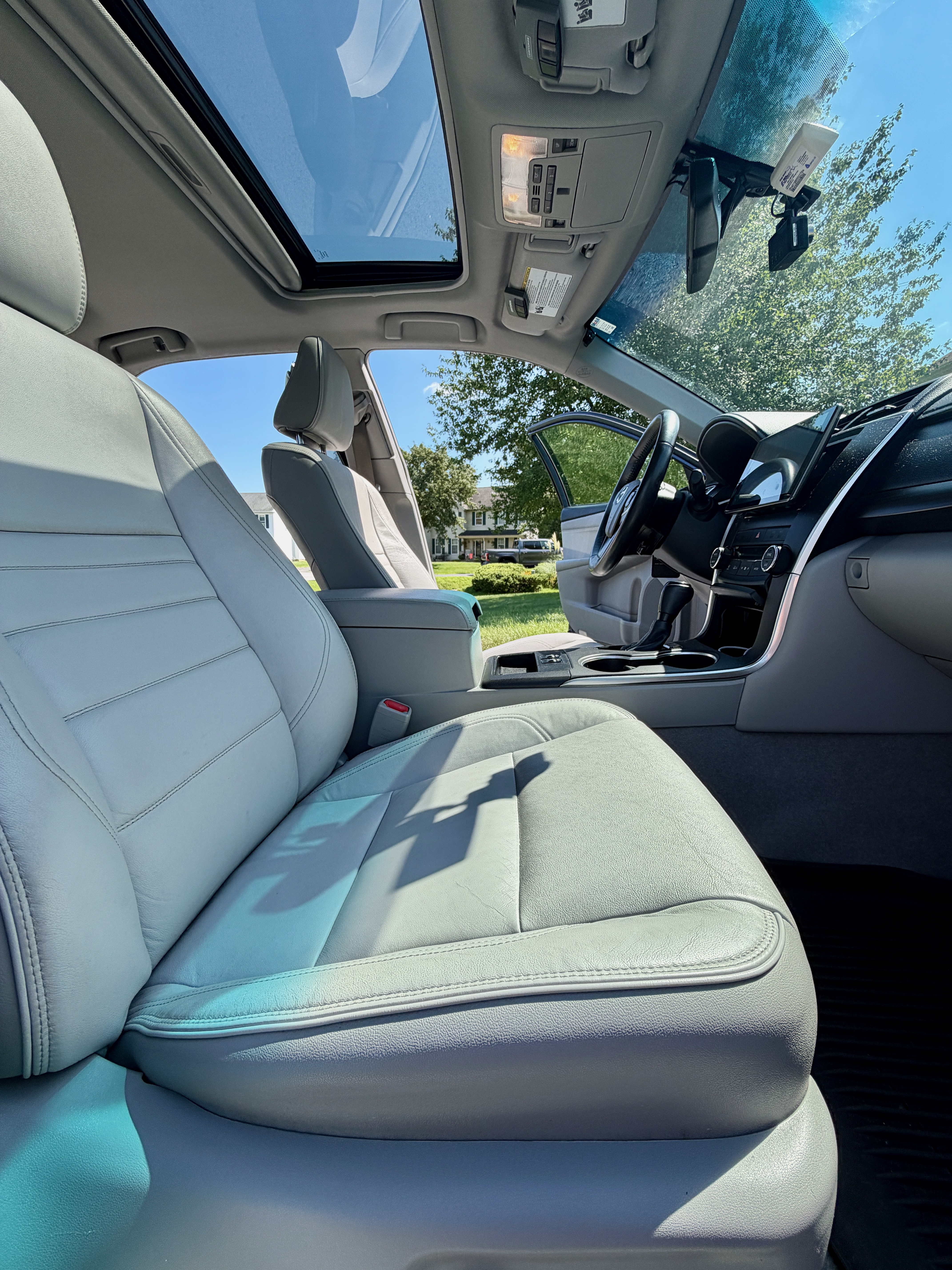 Used 2016 Toyota Camry XLE w/ Moonroof Package FWD image 9
