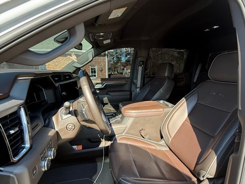 Used 2023 GMC Sierra 1500 Denali AWD/4WD image 12