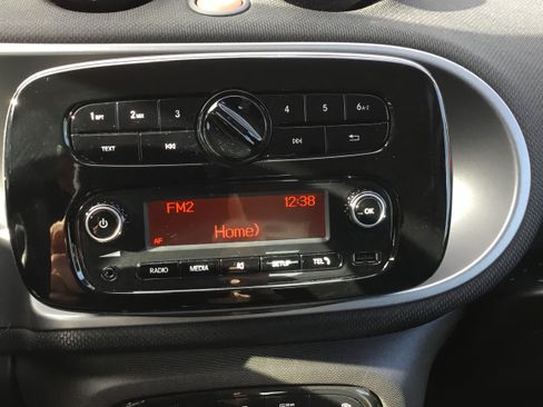 Used 2018 smart fortwo electric drive image 19