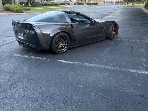 Used 2009 Chevrolet Corvette Coupe w/ Preferred Equipment Group RWD image 8