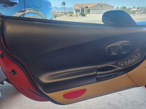 Used 2004 Chevrolet Corvette Coupe w/ Preferred Equipment Group image 9