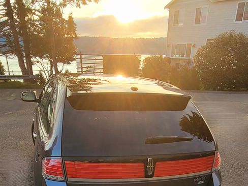 Used 2010 Lincoln MKX AWD image 5