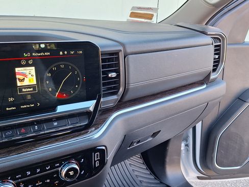 Used 2024 GMC Sierra 1500 Elevation image 25