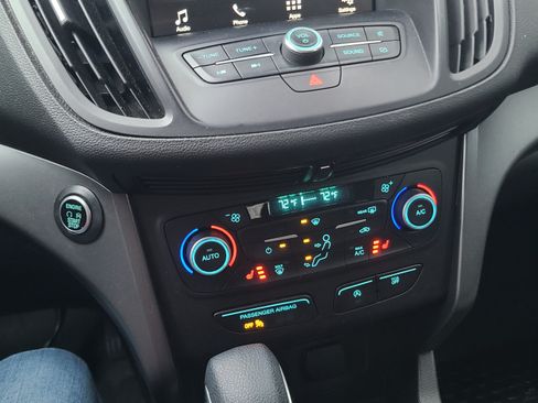 Used 2019 Ford Escape SE image 6