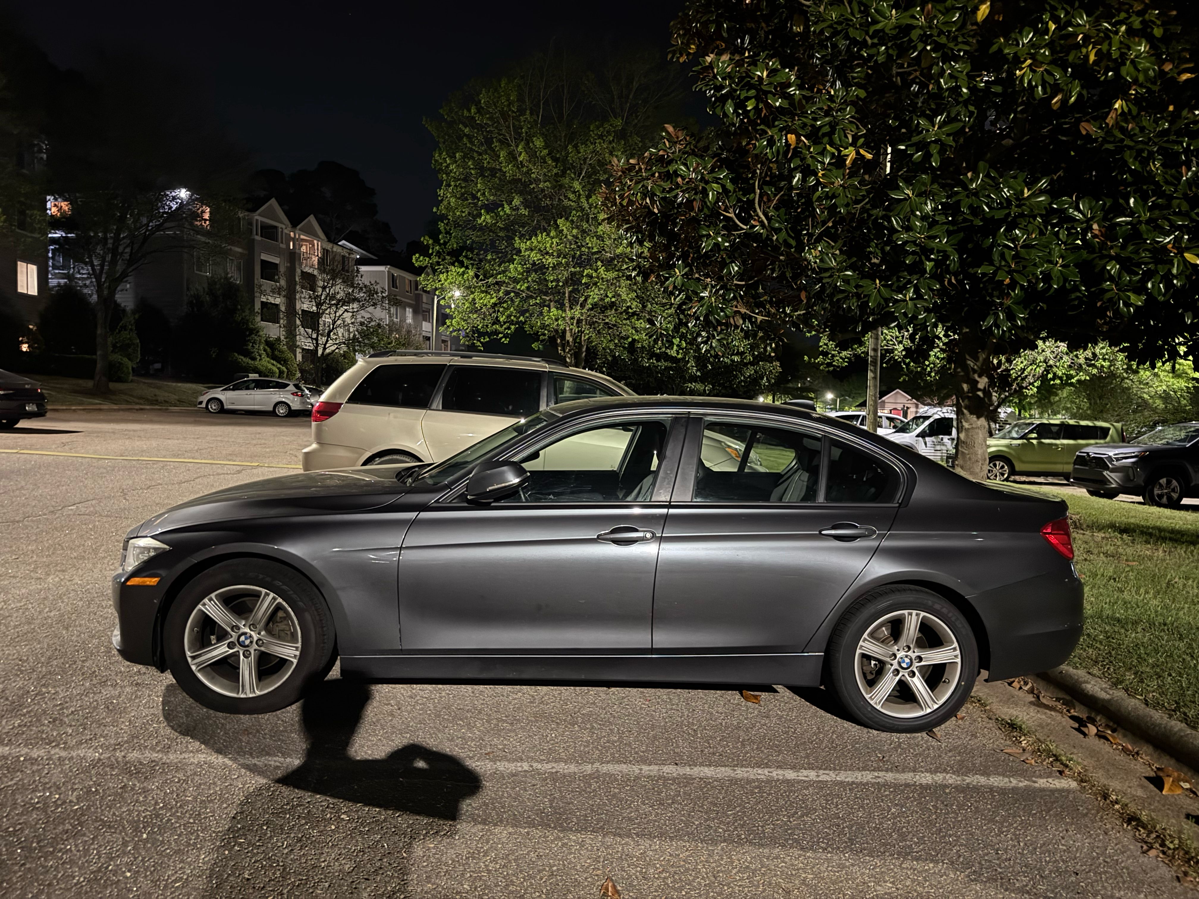 Used 2013 BMW 328i xDrive Sedan AWD/4WD image 3