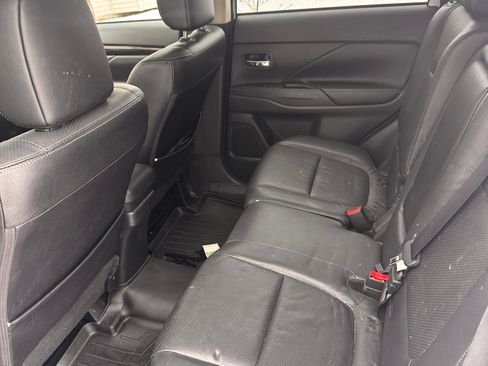 Used 2017 Mitsubishi Outlander SEL image 5