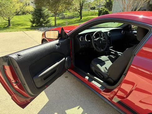 Used 2008 Ford Mustang Premium RWD image 6