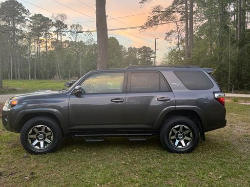 Used 2021 Toyota 4Runner TRD Off-Road Premium w/ Moonroof Package image 4