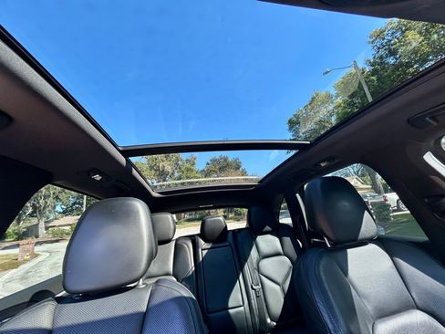 Used 2017 Porsche Cayenne S image 11