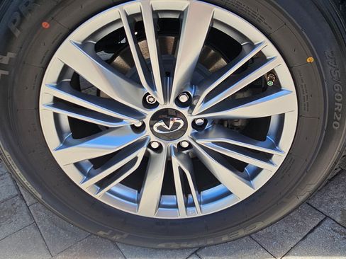 Used 2021 INFINITI QX80 Luxe w/ All-Season Package image 11