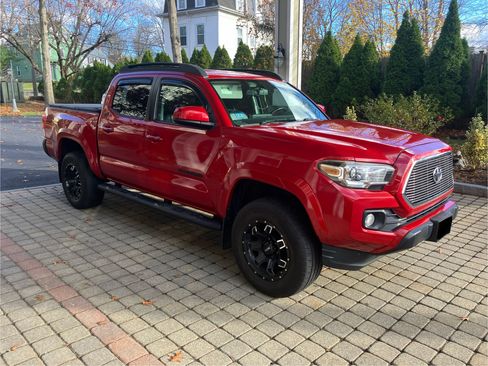 Used 2016 Toyota Tacoma SR5 w/ SR5 Appearance Package (SN) image 2