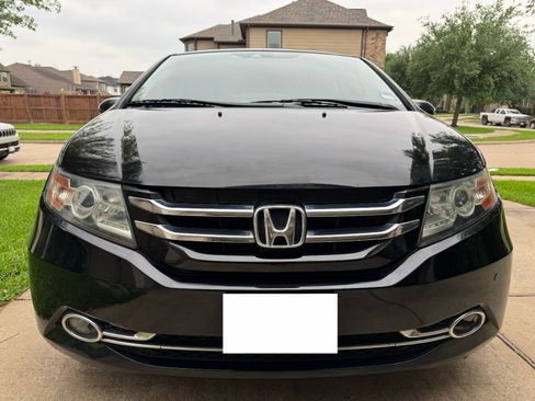 Used 2015 Honda Odyssey Touring Elite image 11