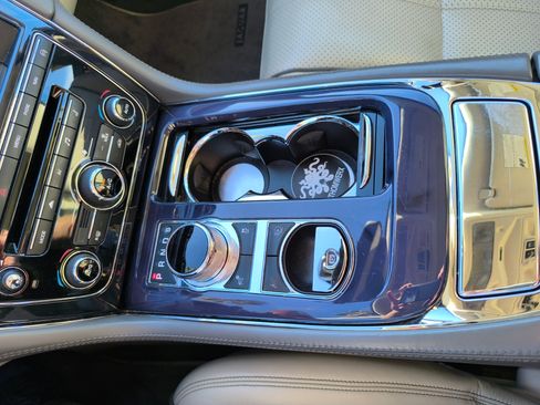 Used 2013 Jaguar XJ image 5