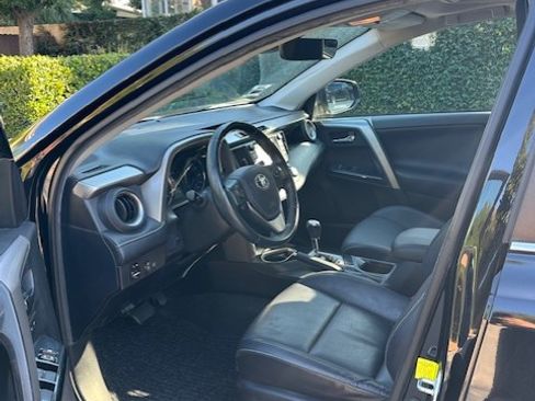 Used 2017 Toyota RAV4 Limited image 8