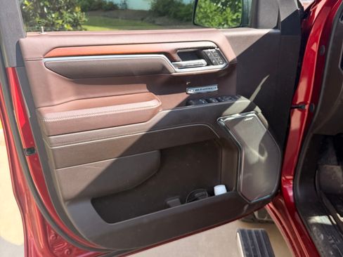 Used 2024 GMC Sierra 1500 Denali AWD/4WD image 10