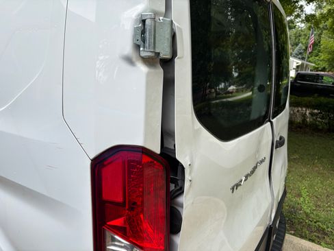 Used 2019 Ford Transit 250 130 Low Roof w/ Exterior Upgrade Package RWD image 8